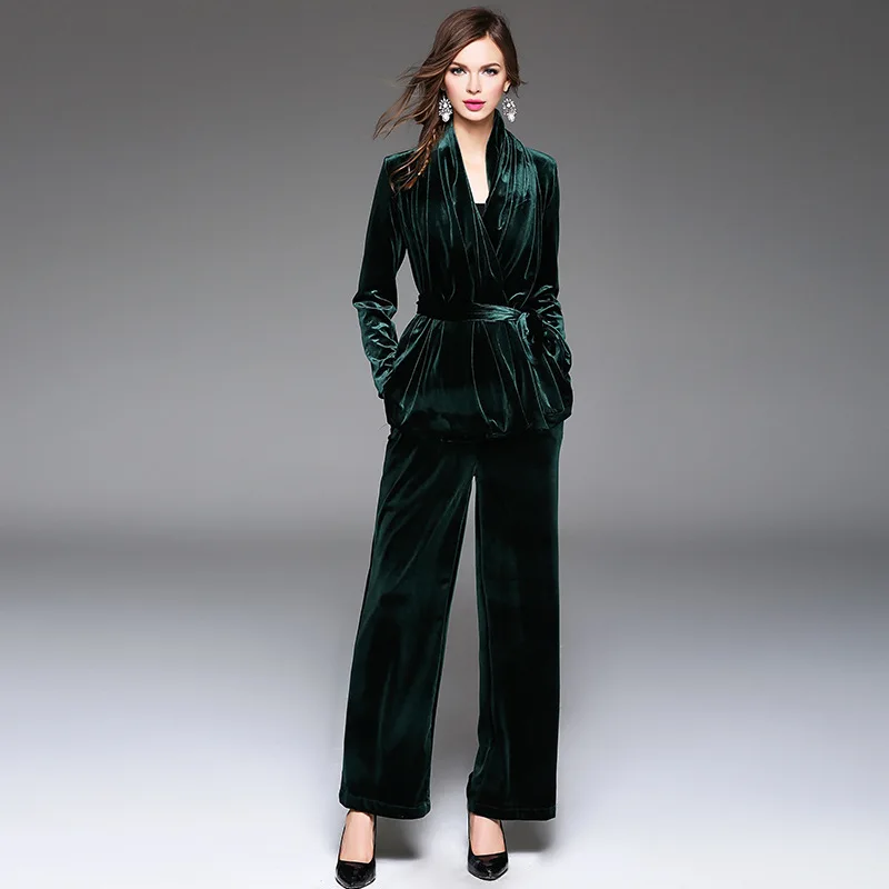 Бархатный костюм брючный Donna Karan