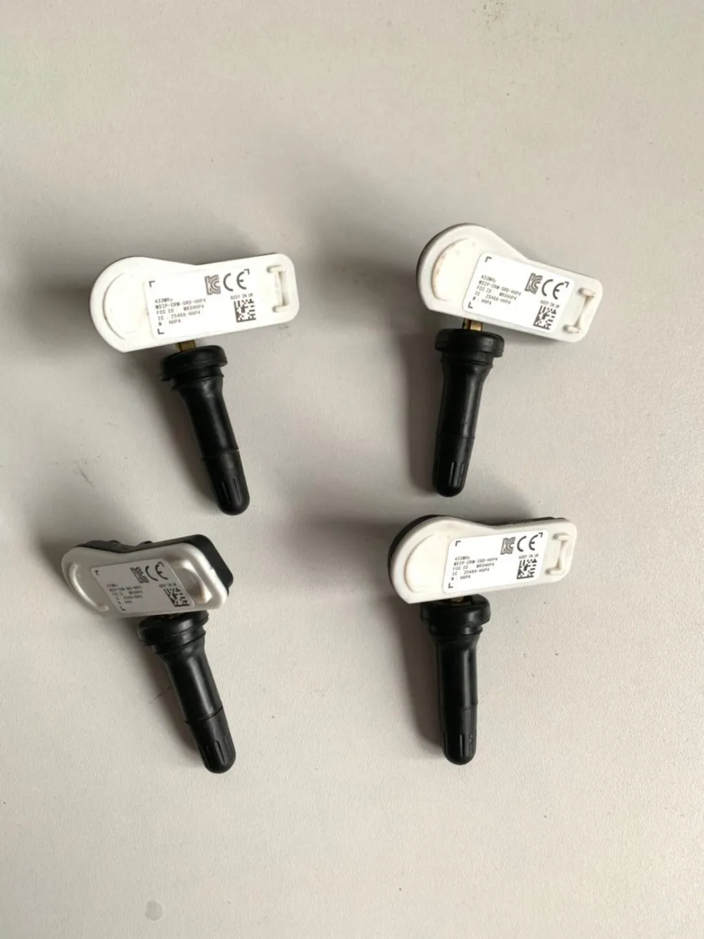 

4pcs/lot OEM 52933-B2100 52933B2100 TPMS Tire Pressure Monitoring Sensor Fit For Hyundai i10 Kia Picanto