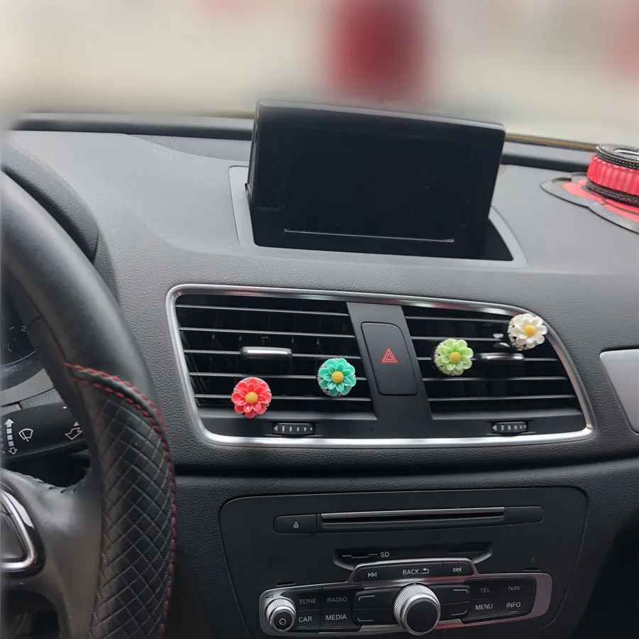 

Beautiful color plastic flower modeling car perfume Lady's car adornment perfume A lovely flower car air freshener