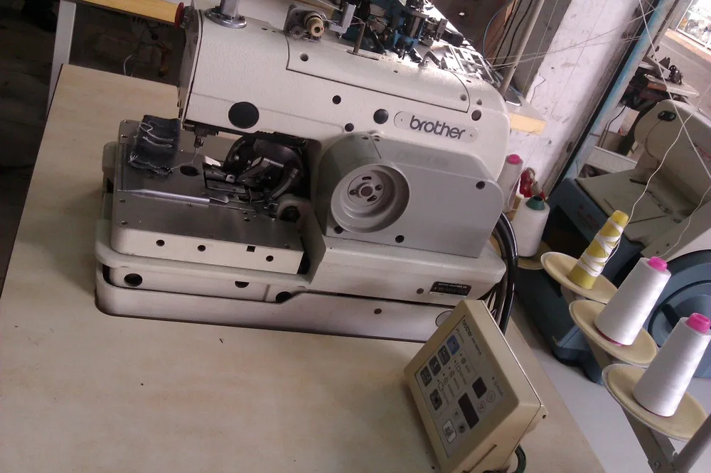 FREE SEA SHIPPING Used Brother 980 computer eyelet buttonhole sewing