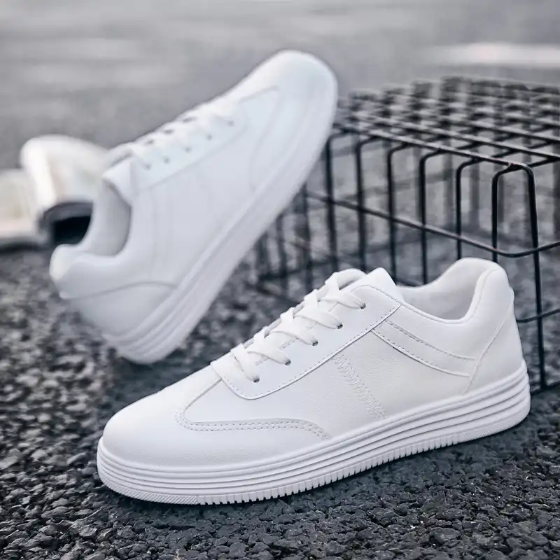 youth athletic shoes