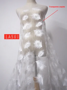 

LASUI 1y/1lot August New sequins Milk silk + transparent sequins +feather pattern embroidery off white special Fashion X0233