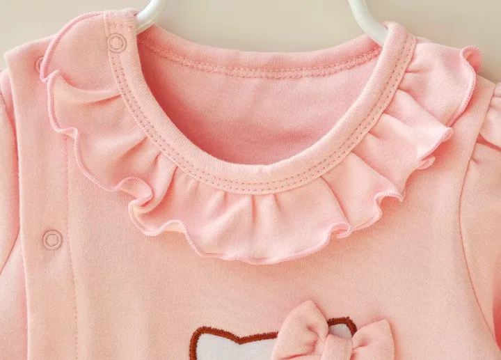 Для маленьких девочек Одежда для новорожденных Bebes рисунок «Hello Kitty» Комплекты одежды для девочек новорожденных подарки Кружево Комбинезоны для малышек+ шляпа хлопковый комплект одежды