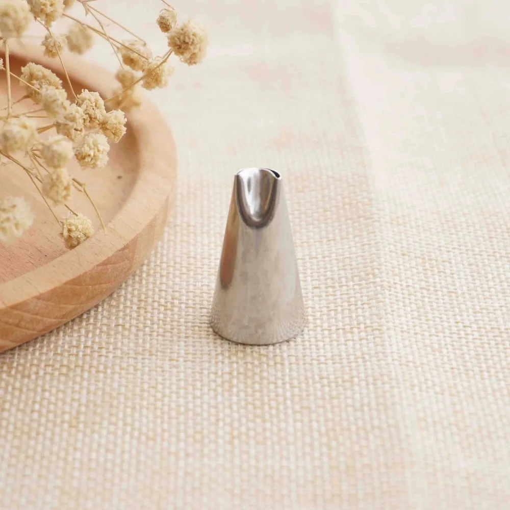

#80 Chrysanthemum Nozzles For Cakes Fondant Decorating Pastry Icing Piping Tips Bakeware Kitchen Baking Tools