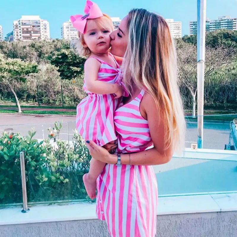 Платье для мамы и дочки летнее платье в полоску без рукавов розового цвета