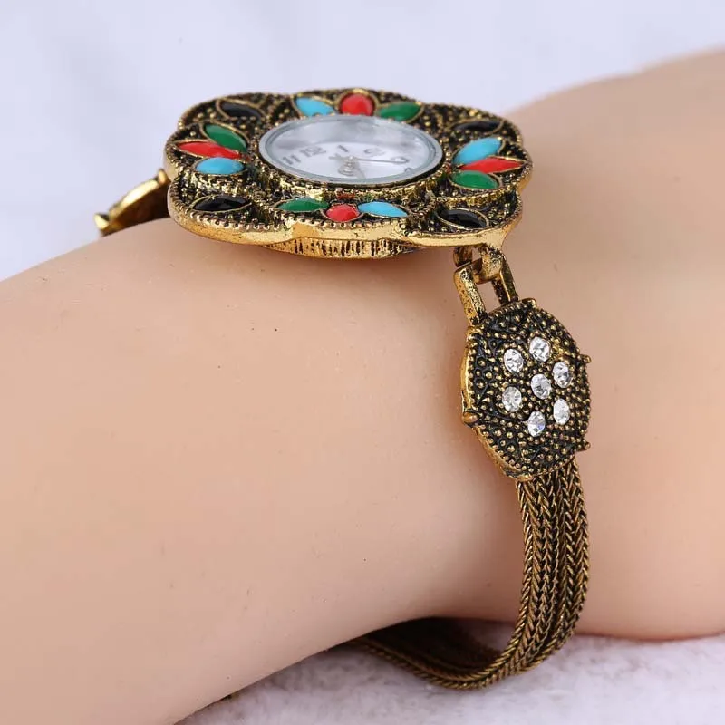 2566999196_1878240435