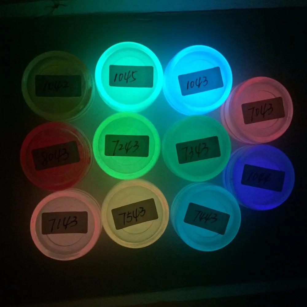 다크 파우더의 빛나는 광채 선택할 수 있는 다양한 색상. 레드, 핑크, 그린, 퍼플, 오렌지, 블루 ..