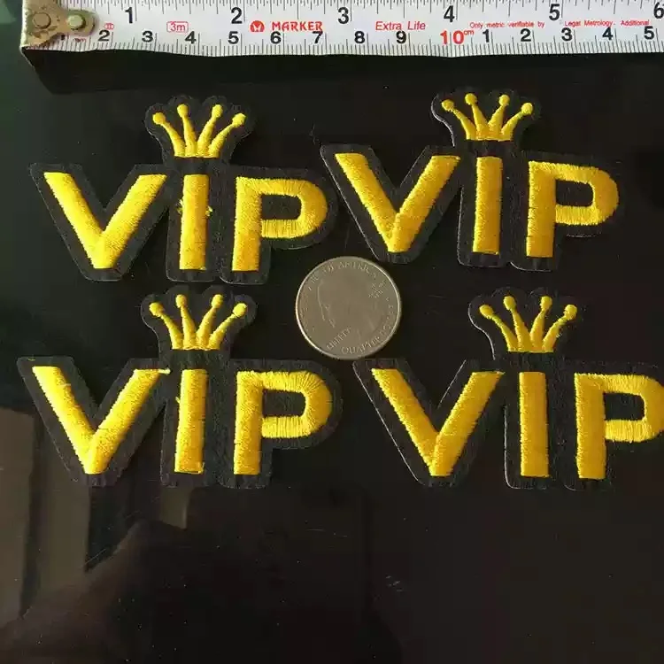 10 шт./лот с золотой короной вышитые патчи железной надписью VIP вышивка патч для