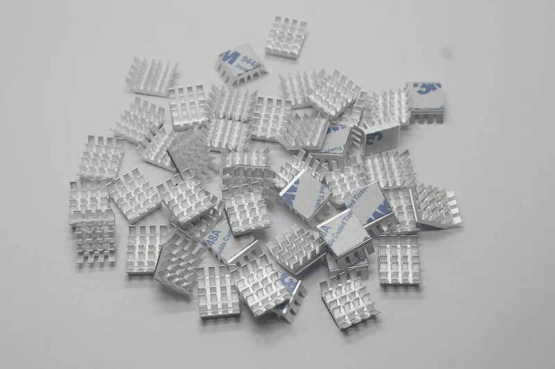 Термоклей для радиаторов микросхем. Чип диодный 1,8mm 6mm. Чип диодный 1,8mm 6mm 6000k. Радиатор для микросхем SMD. Пластина на радиатор микросхемы.