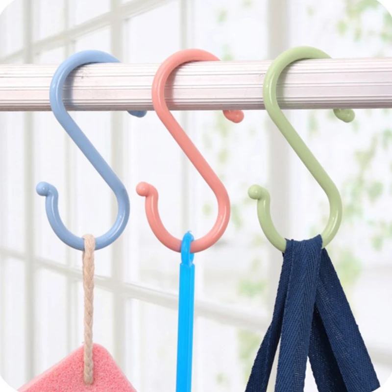 

4 Pcs/lot S Shape Hooks Multi-Purpose Hot Selling Baby Stroller Hook Hanger Clothing Plastic Hook Home Use Clasp Rack