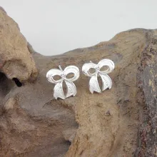 Маленькие серьги-гвоздики из стерлингового серебра 999 пробы с бантиком для женщин, роскошные ювелирные изделия ручной работы, трендовые серьги-гвоздики в Корейском стиле