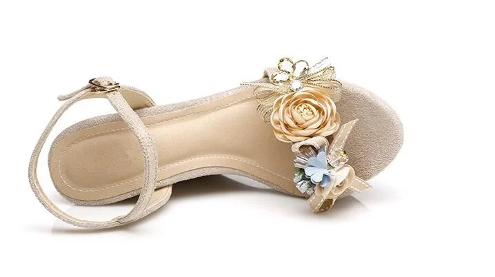 XGRAVITY/женские босоножки принцессы на высоком каблуке с цветочным принтом; босоножки на танкетке; элегантная женская модная обувь на танкетке; сказочный дизайн; A005