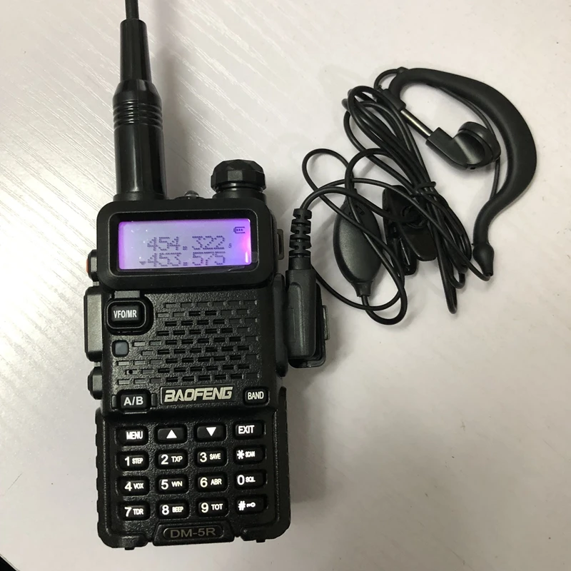 

baofeng dm 5r walkie talkie DMR Radio VHF UHF 136-174MHz 400-480MHz TK port 2000mAh battery DMR two wayr adio fro hunting 10 KM