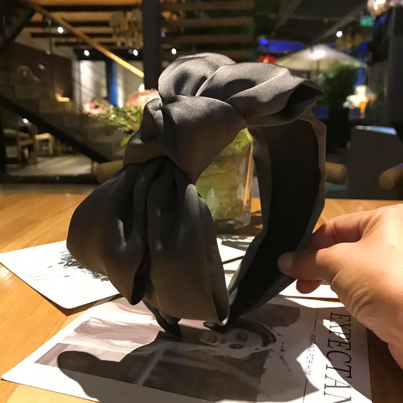 (4)