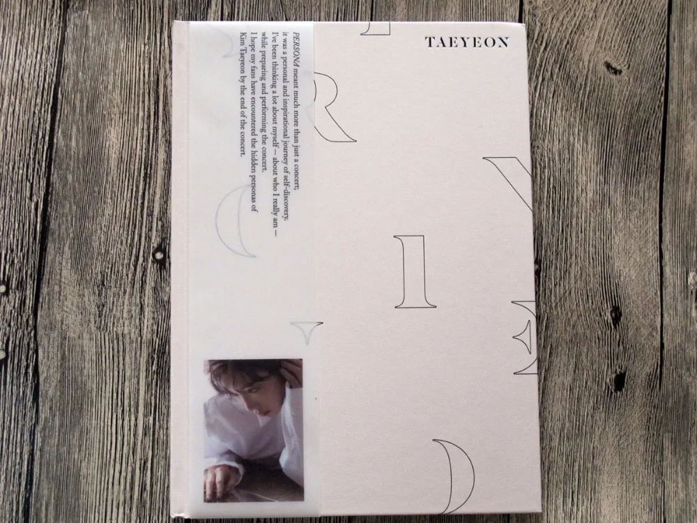 

SNSD Tae Yeon autographed signed photobook SOLO CONCERT PERSONA K-POP 102017