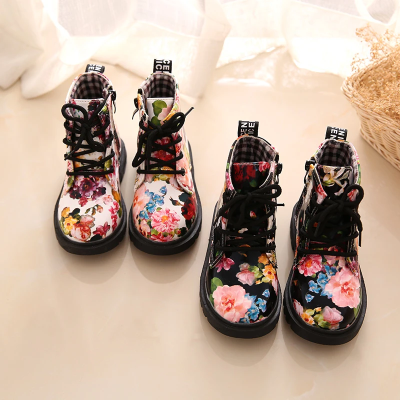 Детские сапоги Цветочные Мартин обувь для детей Резиновая подошва Цветочный принт элегантные туфли из искусственной кожи Botas Bottes