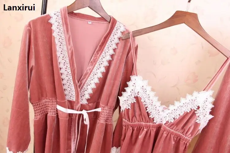 9281867761_237081398