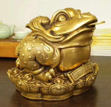 

Old antique Bronze Arts & Crafts Copper lotus the base of the devastating lucky copper gold toad lucky crafts decoration
