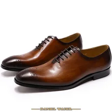 MEN GENUINE LEATHER SHOES CASUAL OXFORDS MEN LACE UP OFFICE WEDDING DRESS SHOES BLACK BROWN POINTED TOE BROGUE MEN FORMAL SHOES hot sale autumn lace up square toe men dress shoes black leather shoes luxury male casual shoes man office feast formal shoes