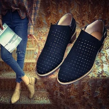 В британском стиле обувь в стиле Дерби Для женщин вырез мокасины из ткани Оксфорд Лоферы пряжкой острый носок женские эспадрильи Лоферы без застежки универсальные Туфли без каблуков