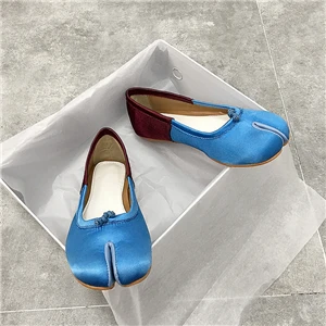 Newest Patchwork Split Toe Flat Shoes Woman Mixed Color Luxury Satin Butterfly-knot Slip On Ballet Flats Spring Women Shoes - Цвет: Light Blue