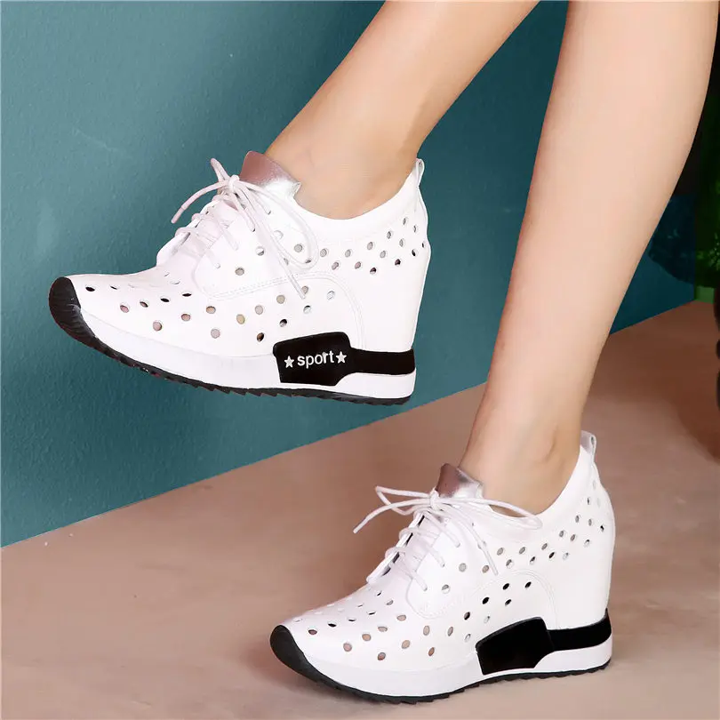 Женские кроссовки в стиле панк на высоком каблуке для тенниса; обувь на шнуровке из натуральной кожи; туфли-лодочки на платформе с круглым носком; повседневная обувь