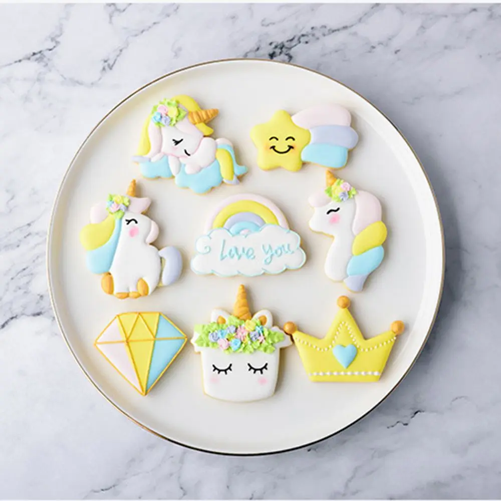 

8pcs/set Innovative Unicorn Cookie Cutter DIY Fondant Chocolate Cake Embossing Stencil Mold Biscuit Mold Baking Tool
