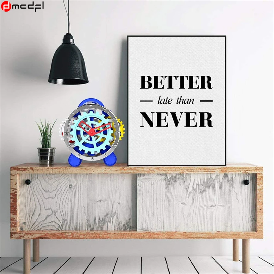 Home Decoration Moving Gear Table Clock Moderne Design Desk Clock