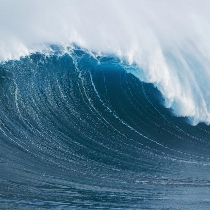 Hawaii  Maui  Peahi  Giant wave breaking at Jaws. Poster Print (18 x 12)