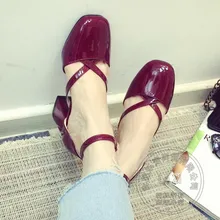 Platz Ferse Haspe Gladiator Weichem Leder Täglichen Ansprechende Pu Rot Schuhe frau High Heel Geschlossenen Zehen Kleid Schuhe Mit Niedrigen Absätzen Sexy
