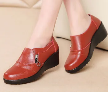 

Single shoes women autumn and winter new old shoes Korean version of the wild large size middle-aged mother shoes women small