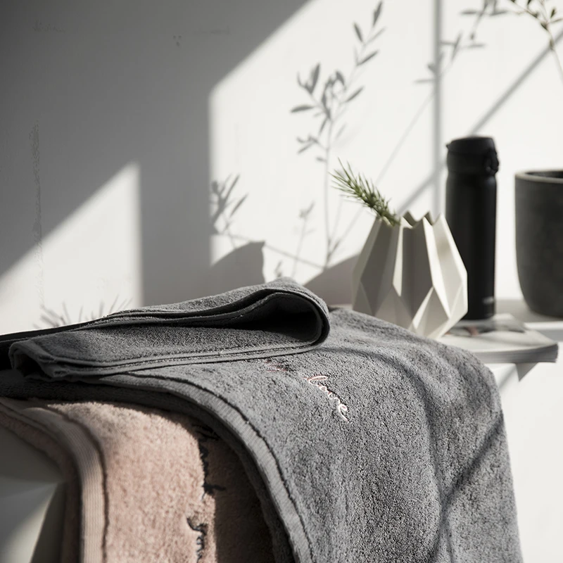 Letter-Pattern-100%-Cotton-Beach-Towel-Super-Absorbent-Thick-Face-Towel-Quick-drying-Bath-Towel-for-Wedding-Anniversary-Gifts-3