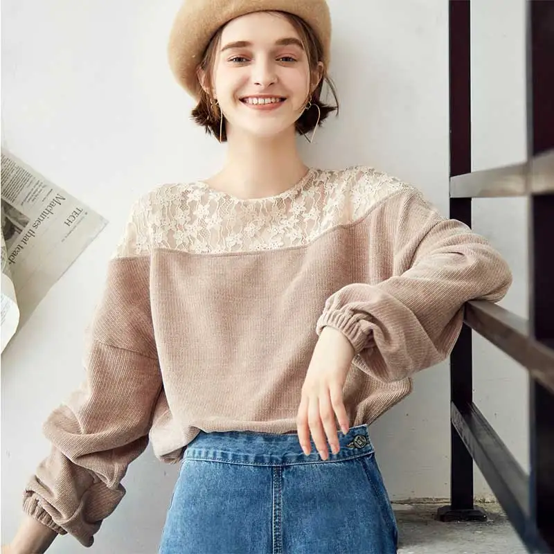 

ARTKA 2018 Fashion Women Blouses Autumn O-neck Long Sleeve Lace Patchwork Blouse Tops Gray Pink Shirts Blusa Feminino SA10587Q