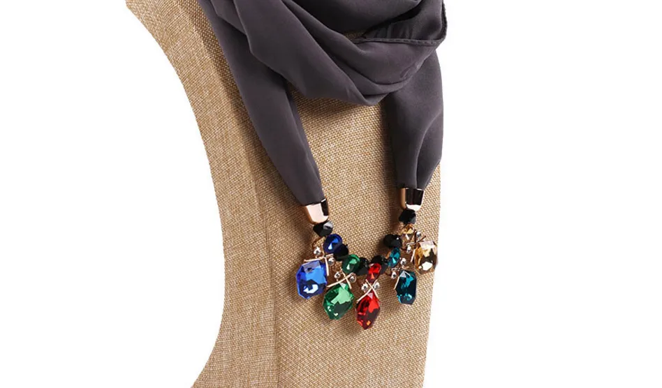 pendant-scarf_35