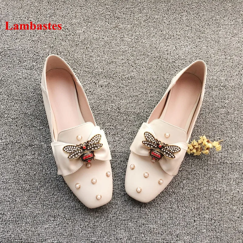

Loafers Women 2019 New Metal Animal Designer Butterfly-knot Slip On Women Flats Pearl Leather Casual Mules Zapatos de Mujer