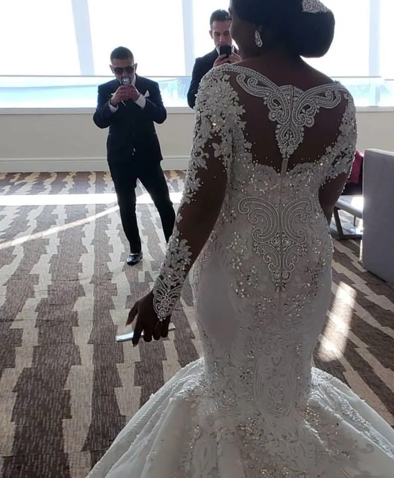 gorgeous-plus-size-wedding-dresses-lace-appliques-beaded-crystal-v-neck-mermaid-wedding-dress-custom-made-long-sleeve-bridal-gowns (2)_