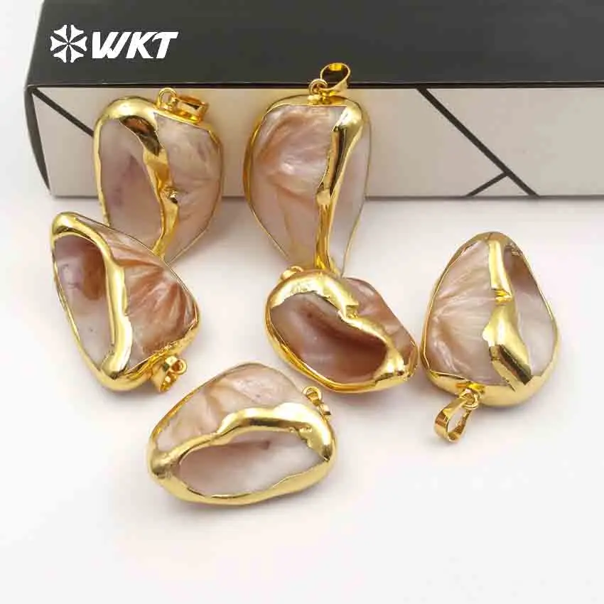 

WT-JP075 Wild Coast Shell Jewelry Irregular Shape Natural Sea Shell Pendant With Gold Bezel For Women Making Special Jewelry