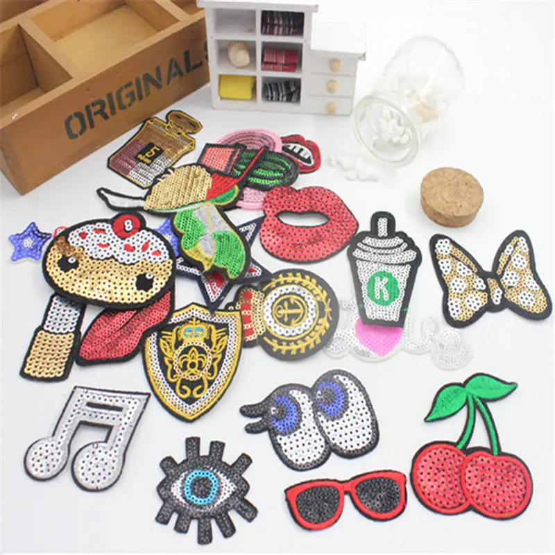 

1pc Embroidered Wire Embroidered Cloth Patch Decoration Brand Patch POP DIY Patch Theme Paste Heart Lipstick
