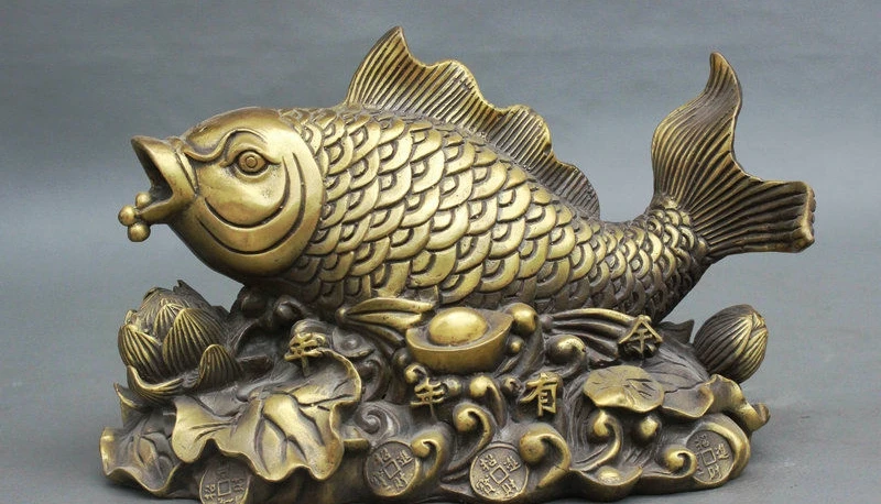 

8" Folk China FengShui Bronze Goldfish Fish On Wealth YuanBao Coin Lotus Statue