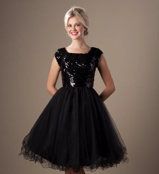 

Black Juniors Short Modest Prom Dresses 2019 With Cap Sleeves Square Neck Lace-Up Puffy Tulle Skirt Short Prom Gowns Simple