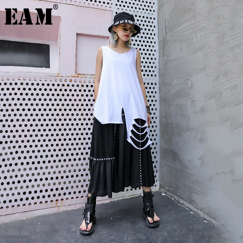 

[EAM] 2019 New Spring Summer Round Neck Sleeveless White Loose Holes Irregular Temperament T-shirt Women Fashion Tide JW949