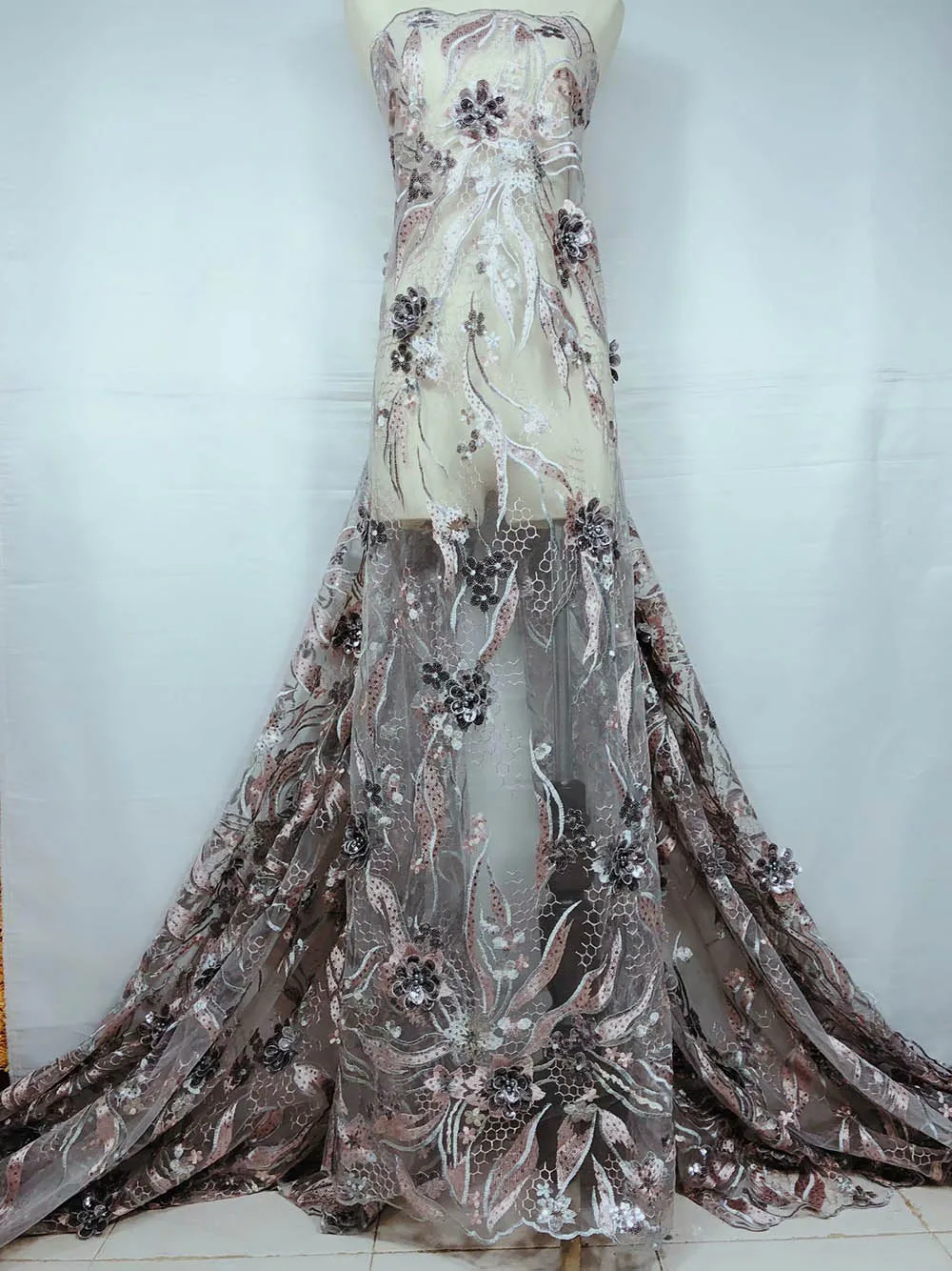 

2019 Latest French Nigerian Lace Fabric High Quality Sequins Tulle African Lace Fabric Wedding Africa French Applique Tulle Lace