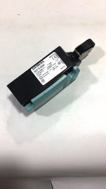 

2 Pieces China post free shipping Siemens travel switch 3SE5112-0CE01 for offset printing machine parts