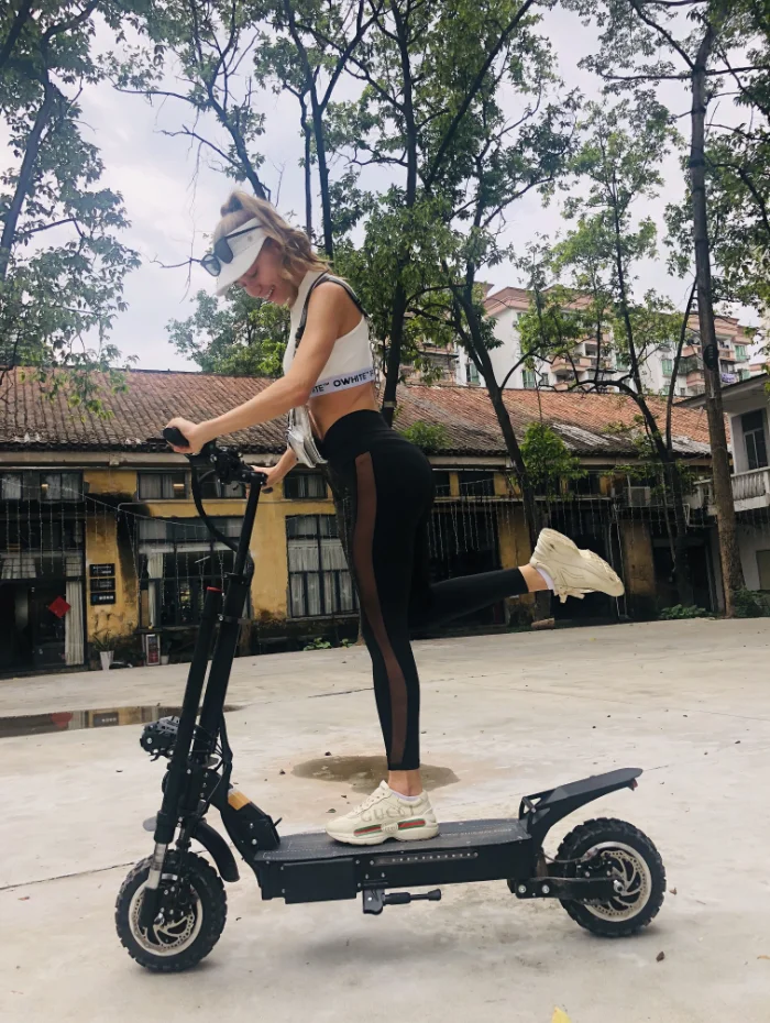 Sale CHICWAY Batman double drive Electric Scooter 11" 3200W motor,speed 80km/+,Independent suspension,hydraulic shock absorber, 35AH 21