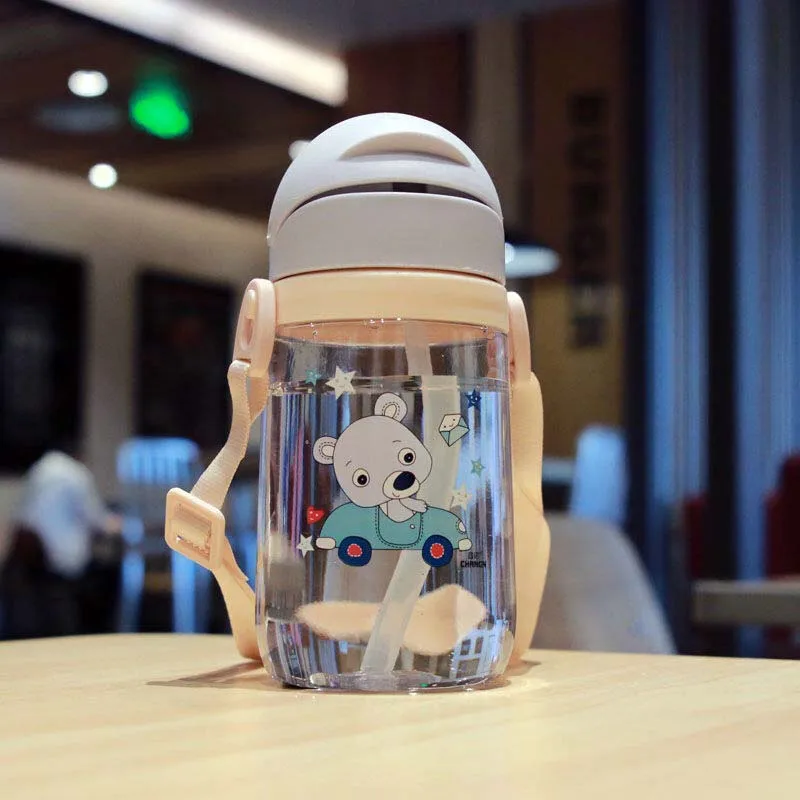 Детская школьная соломенная бутылка для питьевой воды с изображением животных из мультфильмов, чашка-непроливайка с плечевым ремнем 420 мл - Цвет: 420ml Strap Gray
