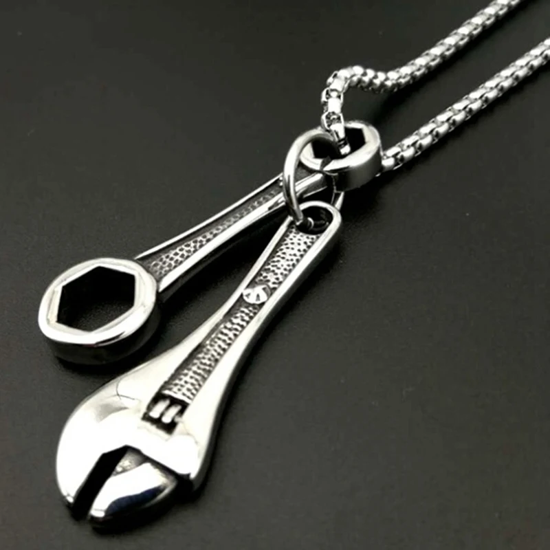 

2018 Fashion Hip Hop Wrench Pendant Mens Titanium Stainless Steel Mechanic Wrench Tool Charm Wrench Pendant