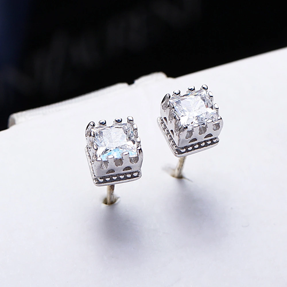 Stud earrings (5)