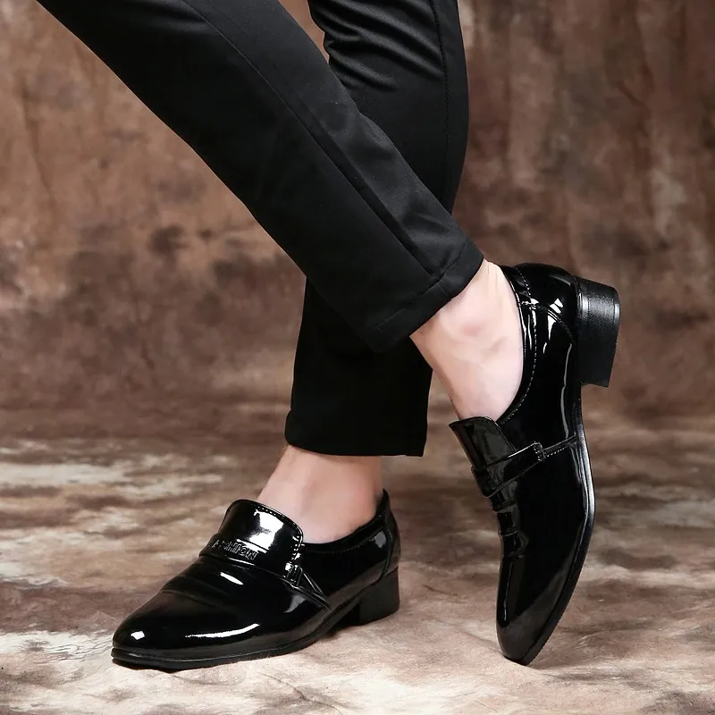 Preto Branco Loafers Mocassins de Couro de