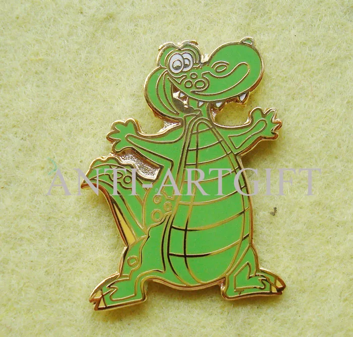 

Custom die struck enamel Metal badge Pins high quality lovely Green Dragon gold plated club of souvenirs gift OEM/ODM Service