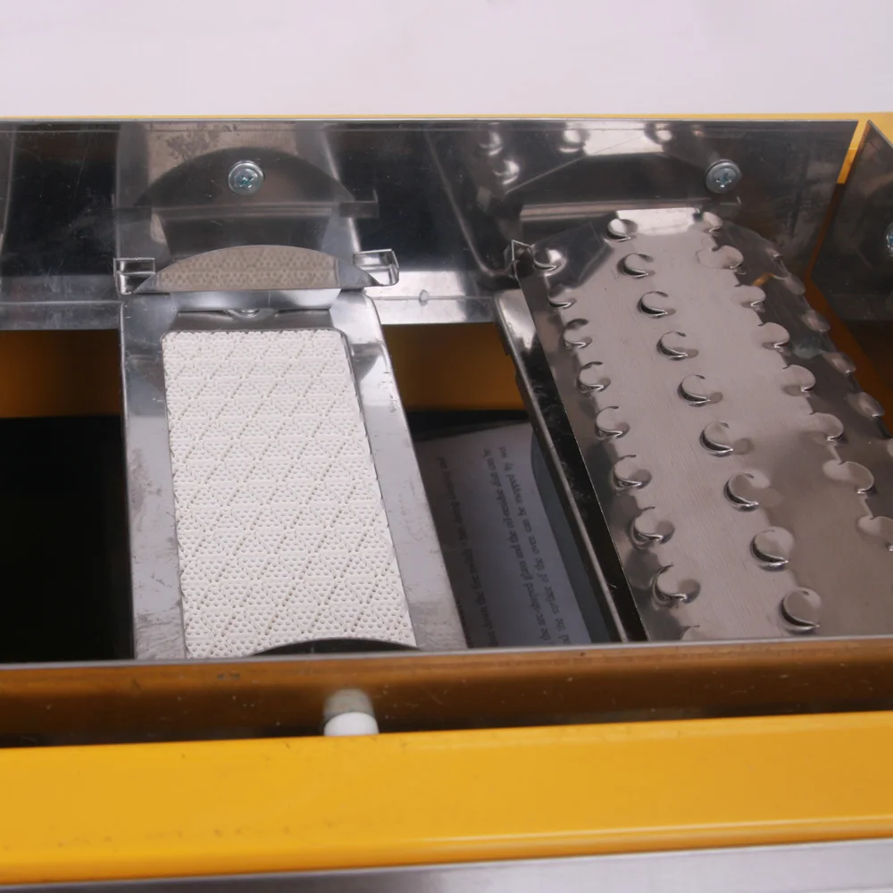 GZZT Gas BBQ Grill Infrared Grill Smokeless LPG Barbecue Grill Kitchen Tools For Outdoor Home Picnic Glass/Steel Shiled Yellow